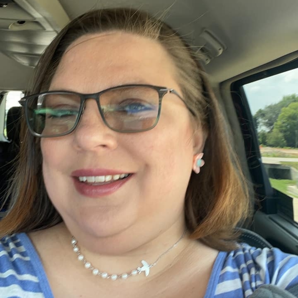 Meet your Posher, Debbie